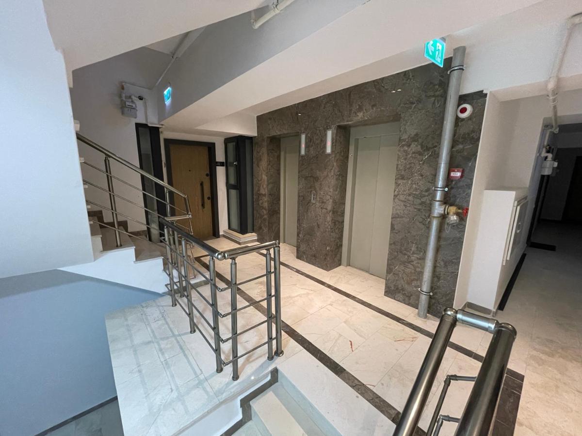 Solid Barrels Luxury Apartment