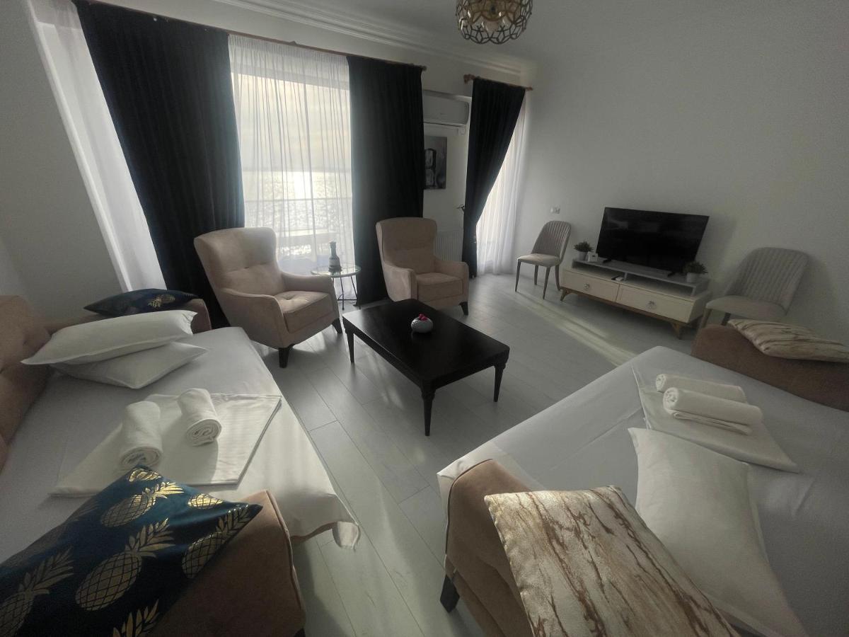 Solid Barrels Luxury Apartment Mamaia