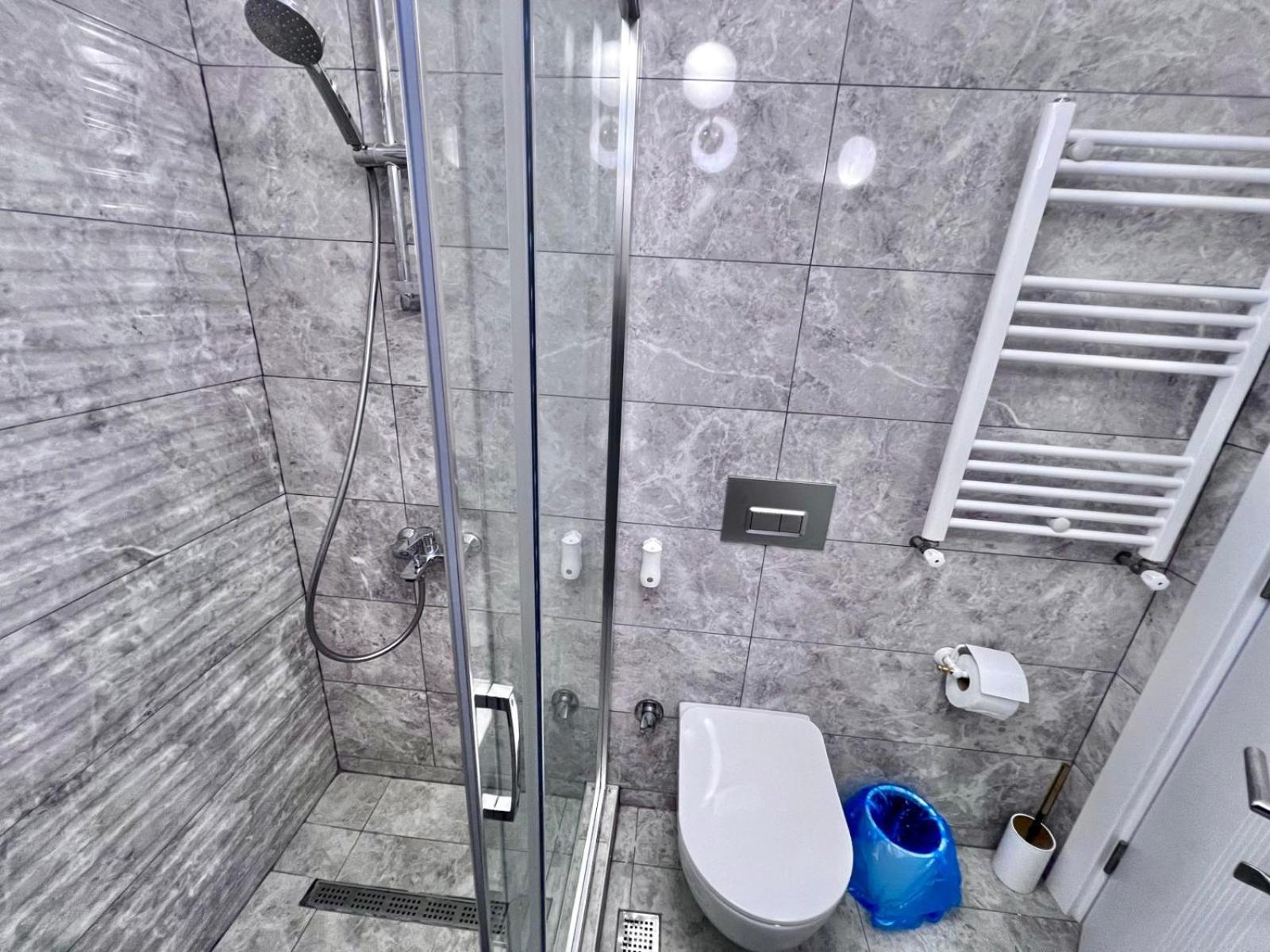 Solid Barrels Luxury Apartment Mamaia