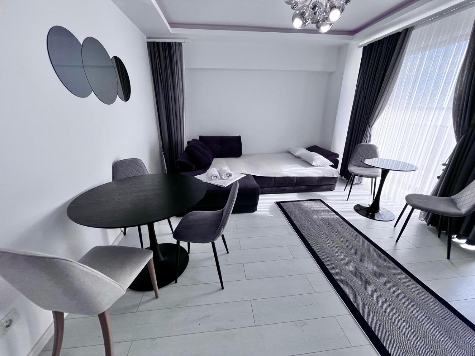 Solid Barrels Luxury Apartment