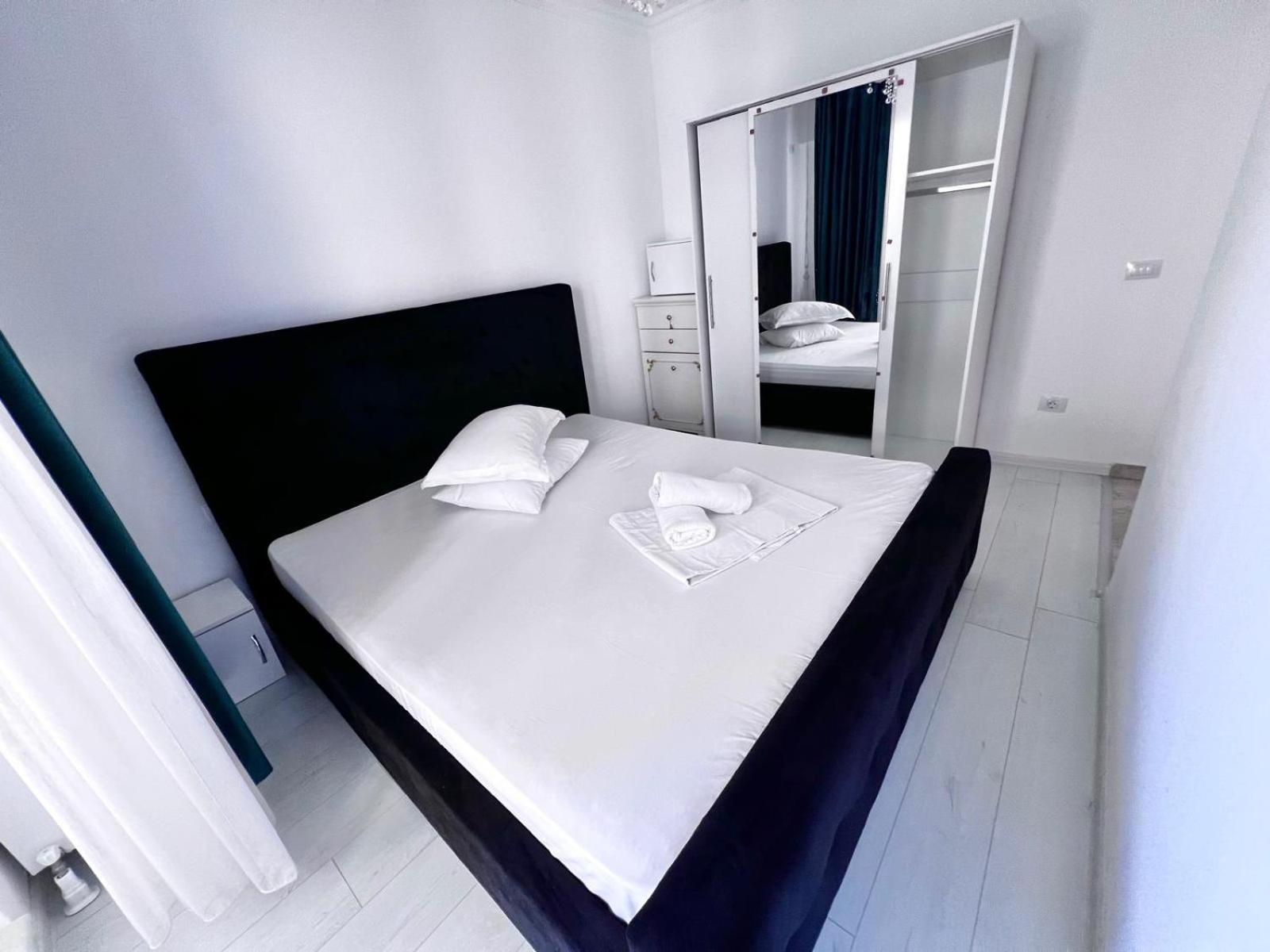 Solid Barrels Luxury Apartment Mamaia