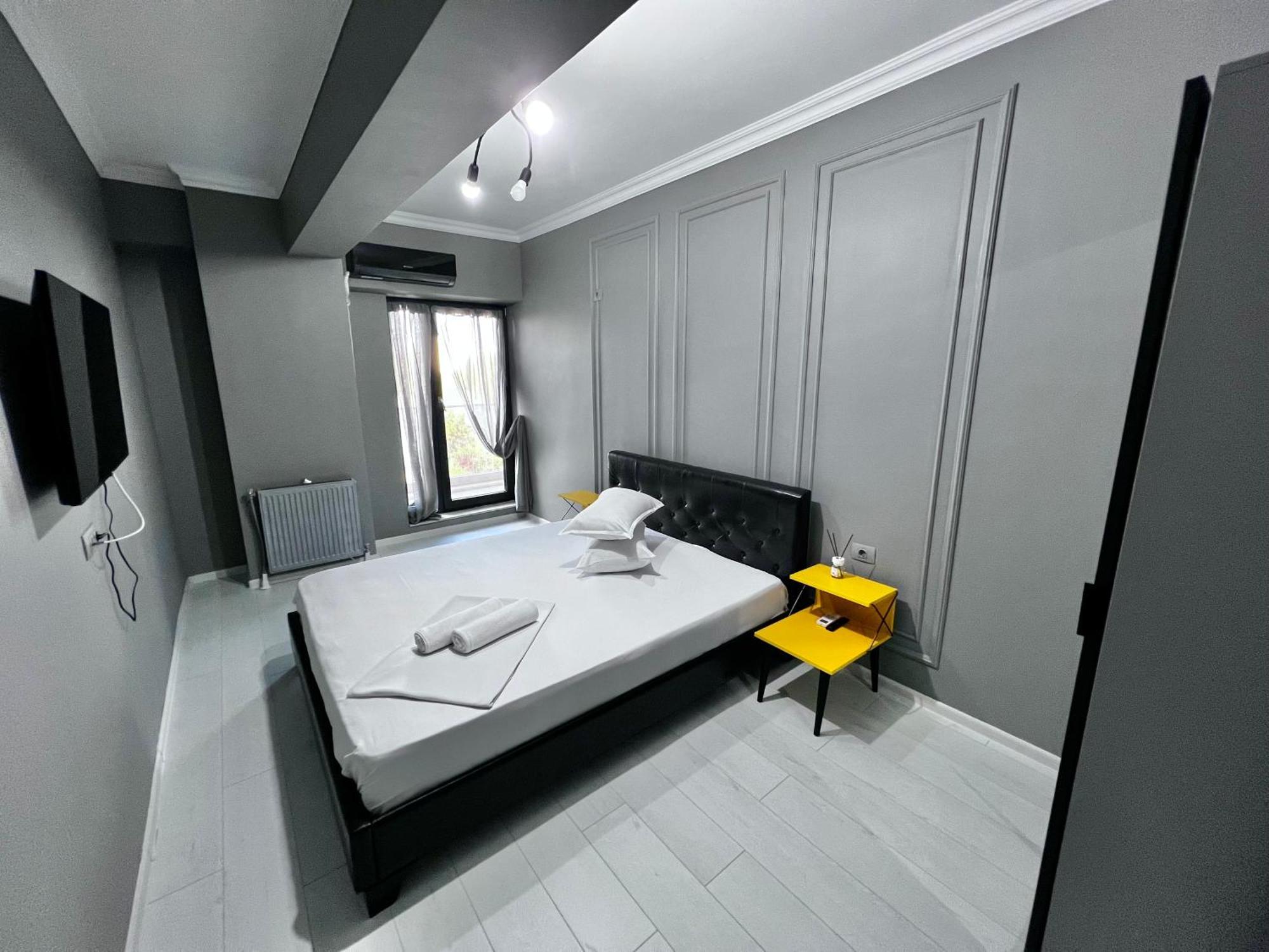 Solid Barrels Luxury Apartment