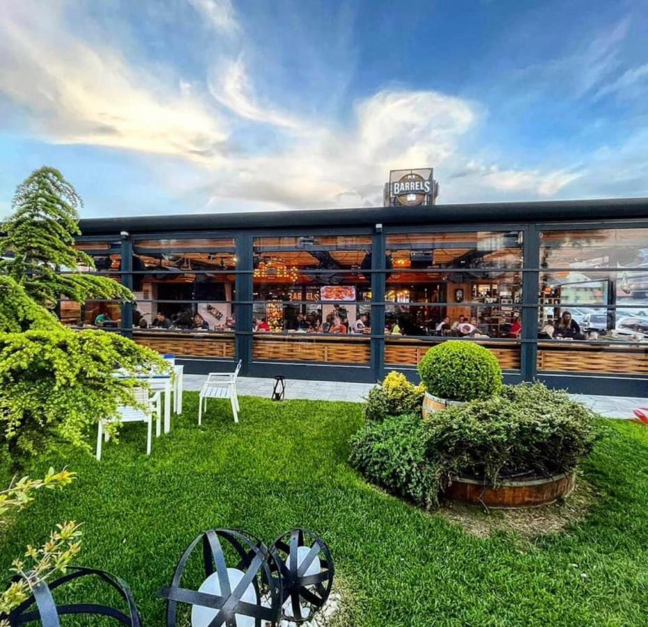 Solid Barrels Luxury * Mamaia